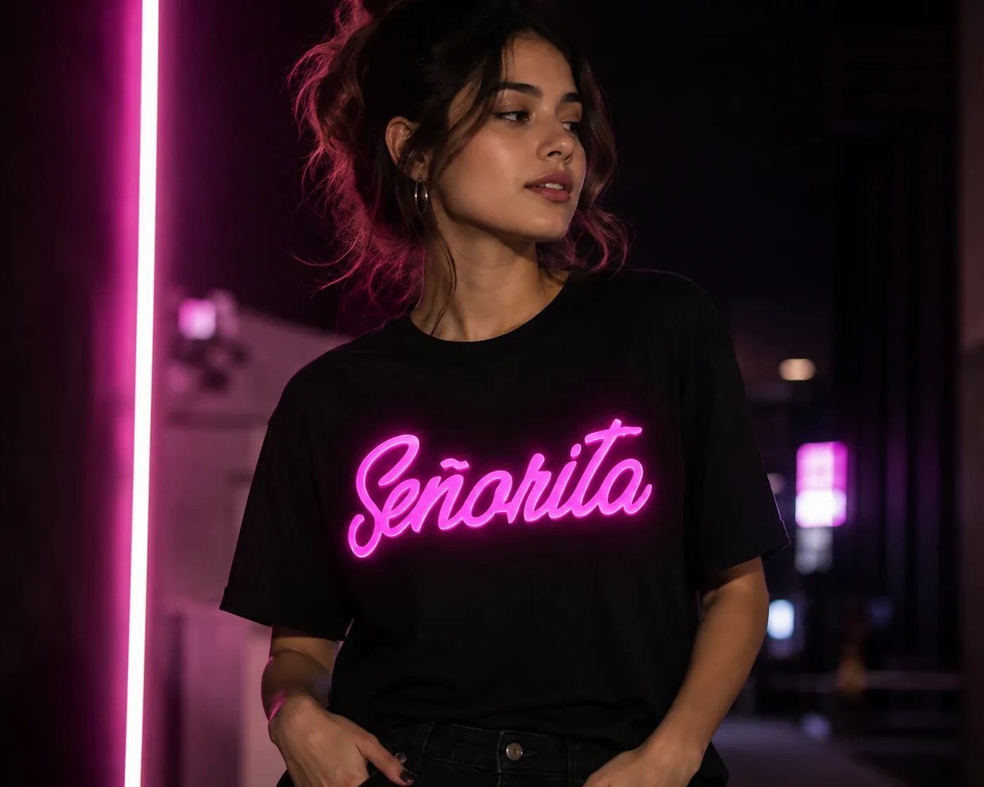 A T-shirt with a glowing EL graphic